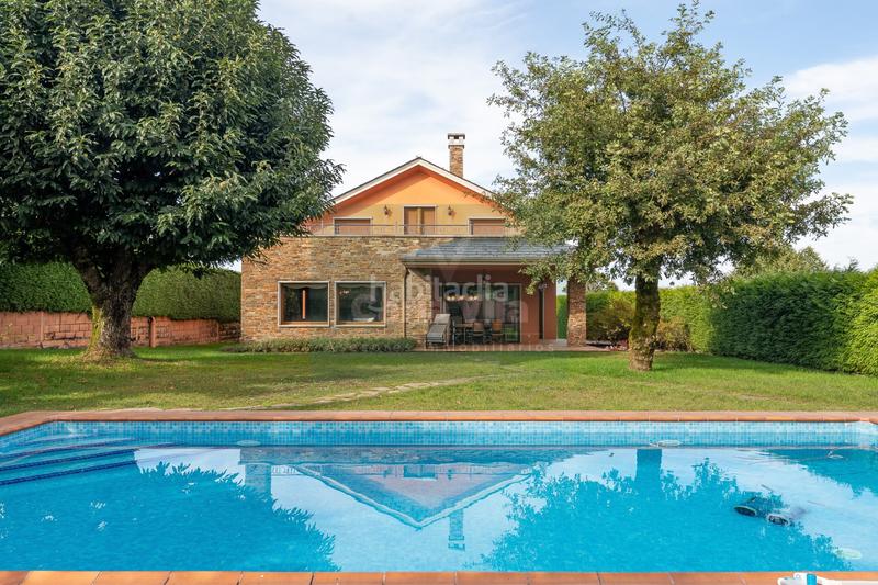 Foto 2b1b7fda-6c52-4daa-83bb-9688f8afbb77. Chalet mit kamin heizung parking pool in Parroquias del Oeste Lugo