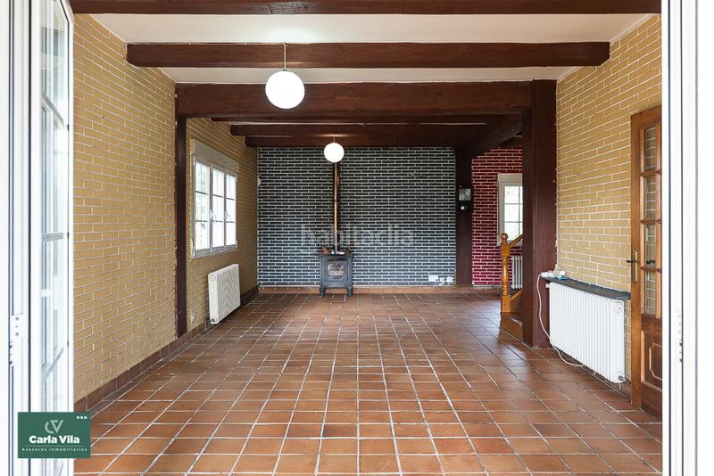 Foto 8468645a-761a-437f-a7fe-93c5e6ced7a4. Chalet avec cheminée chauffage parking piscine dans Lugo