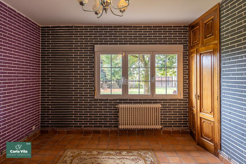 Foto 8e6b3023-b6b9-4a90-bd69-f1d720e4e08b. Chalet avec cheminée chauffage parking piscine dans Lugo