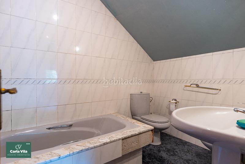 Foto 99e470af-d980-40cd-a643-846e6f2d442d. Chalet avec cheminée chauffage parking piscine dans Lugo