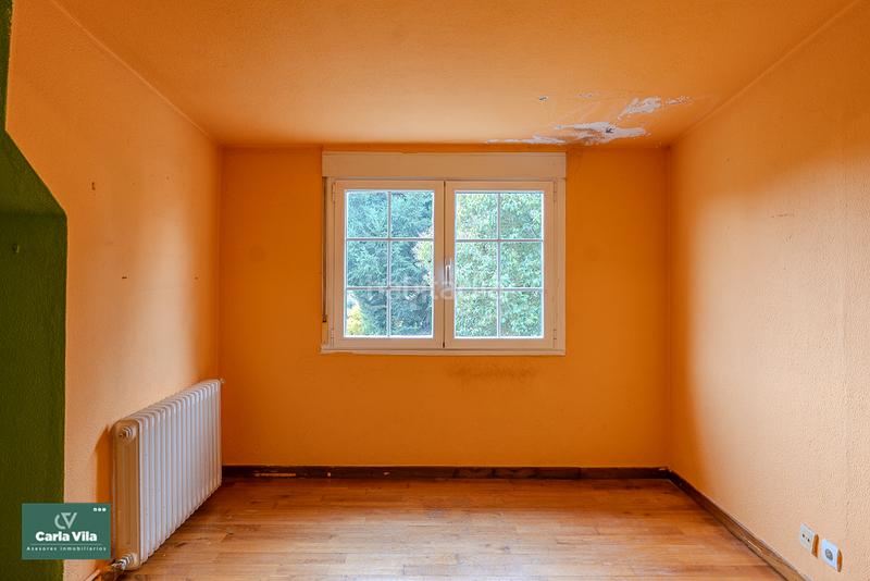 Foto c29bd88c-9c3e-4212-90bc-4f415dbe90b7. Chalet avec cheminée chauffage parking piscine dans Lugo