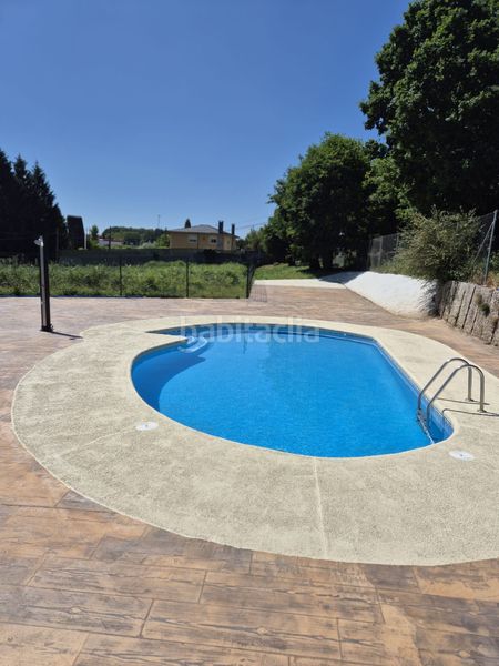 Foto 8a922bf6-5082-4794-a777-68111e5d3387. Casa aparellada amb xemeneia calefacció aparcament piscina a Lugo