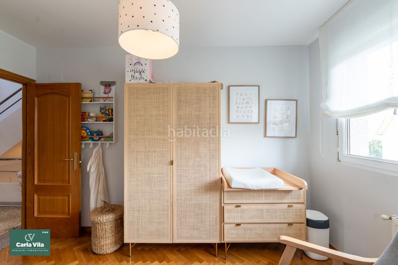 Foto be05be35-8f21-4eb3-95b1-ab851721479c. Casa aparellada amb xemeneia calefacció aparcament piscina a Lugo