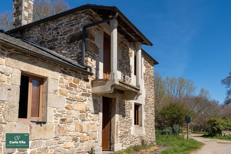 Foto 33876b11-c224-4be6-81c1-dc9a9aff30af. Masia amb xemeneia a Begonte