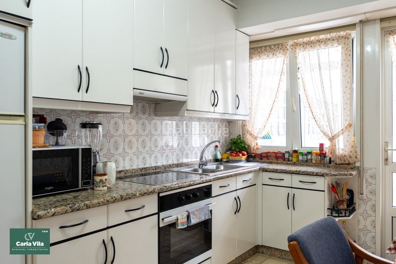 Foto 3afc6580-fa1a-4f0c-8747-04559f6de85f. Piso montero ríos. amplitud y terraza en pleno centro en Lugo