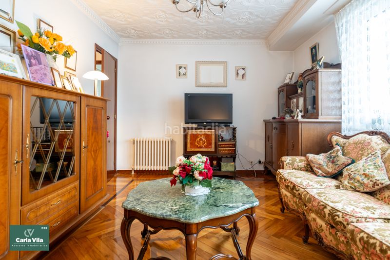 Foto 4491c48f-b350-4913-8c8b-2f12d60cb493. Piso montero ríos. amplitud y terraza en pleno centro en Lugo