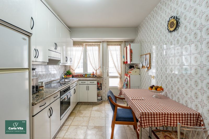 Foto 9c584d66-7751-4b1e-9722-62a471cf4c07. Piso montero ríos. amplitud y terraza en pleno centro en Lugo