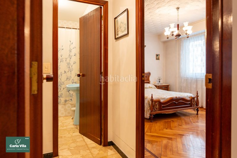 Foto 9ecd586d-fc7f-4567-ad15-7720052b5a48. Piso montero ríos. amplitud y terraza en pleno centro en Lugo