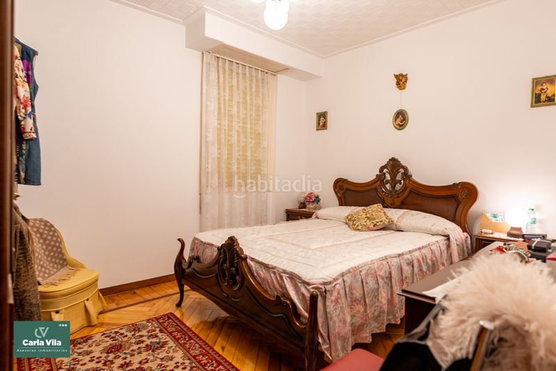 Foto b6d5a9e3-6c76-452d-b99c-5724e4ad0f28. Piso montero ríos. amplitud y terraza en pleno centro en Lugo