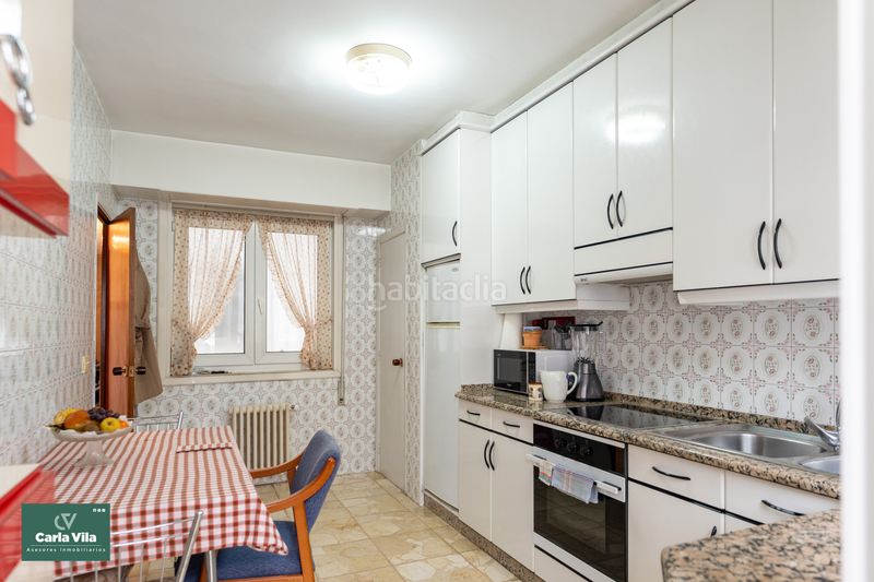 Foto edc774da-75c5-4c1f-8860-b2e1dbc7aac6. Piso montero ríos. amplitud y terraza en pleno centro en Lugo