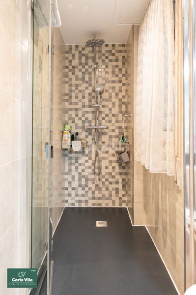 Foto f76f4508-f330-462d-b729-e57a4550f03c. Piso montero ríos. amplitud y terraza en pleno centro en Lugo