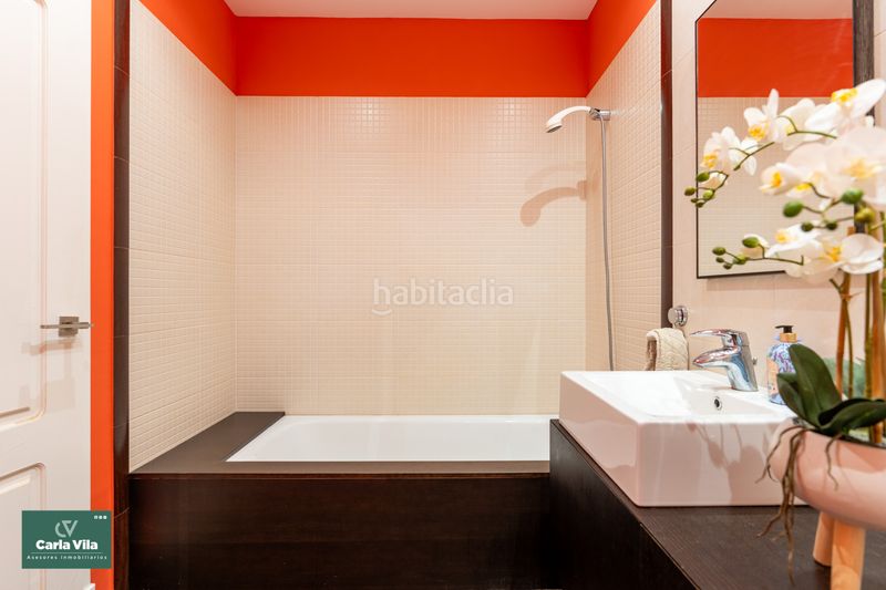 Foto b02c0f43-be8b-464e-baad-ade36a98519a. Chalet avec cheminée chauffage parking piscine dans Corgo (O)