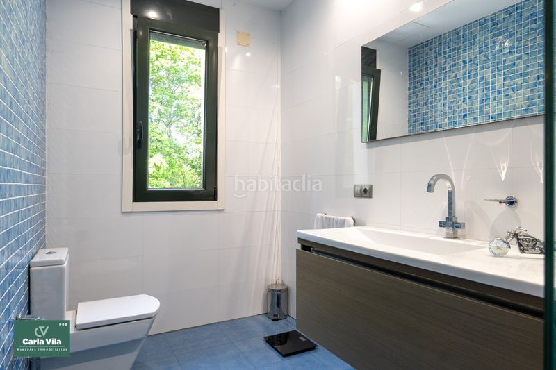Foto f695e927-8433-4bc9-9105-2725178f2e43. Chalet avec cheminée chauffage parking piscine dans Corgo (O)