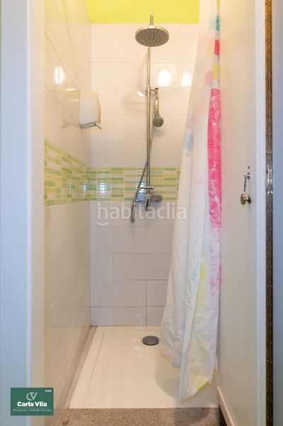 Foto f3dabc01-b3a8-45e4-95cd-ab11c13e310c. Masia amb xemeneia calefacció aparcament a Guitiriz