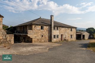 Mas  Lugar laxes. Casa de piedra rehabilitada en o corgo