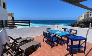 Lloguer Casa adossada a Gáldar pueblo. Exclusiva vivienda frente al mar de 3 plantas.