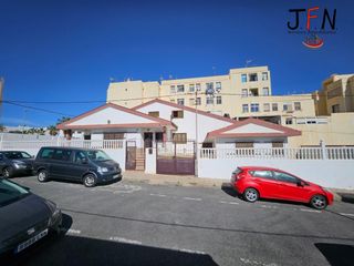 Xalet  Republica peru. Chalet independiente con amplios espacios exteriores en puerto d