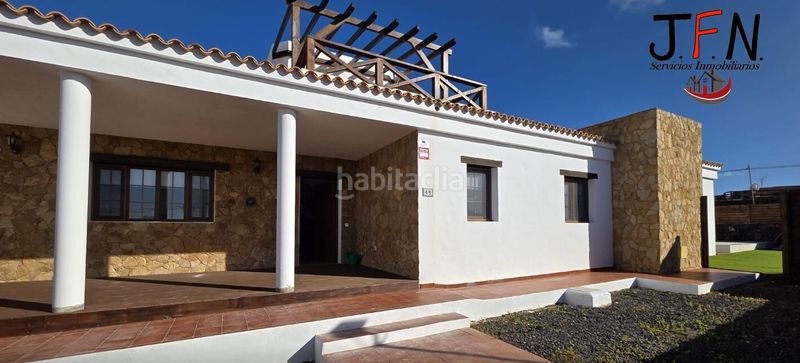 Foto 449297d6-bf45-43ed-bbbf-22773fa4aa47. Xalet amb aparcament piscina a Lajares Oliva (La)