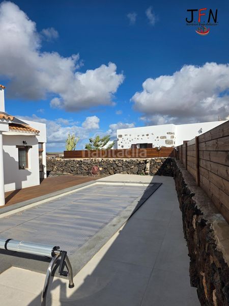 Foto 624a5b66-6cd2-48db-88b2-630484cf9a97. Xalet amb aparcament piscina a Lajares Oliva (La)