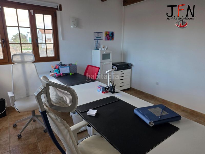 Foto a467b650-ad47-4854-ab81-c8a4d1fb8ba0. Xalet amb aparcament piscina a Lajares Oliva (La)