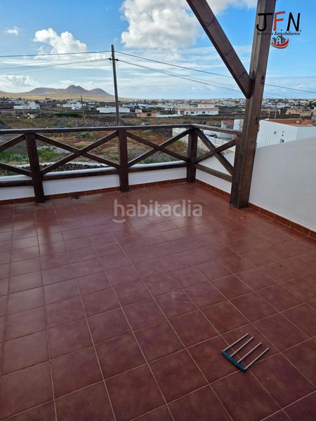 Foto b075e024-7179-416a-90ce-57ff0fc10bf5. Xalet amb aparcament piscina a Lajares Oliva (La)