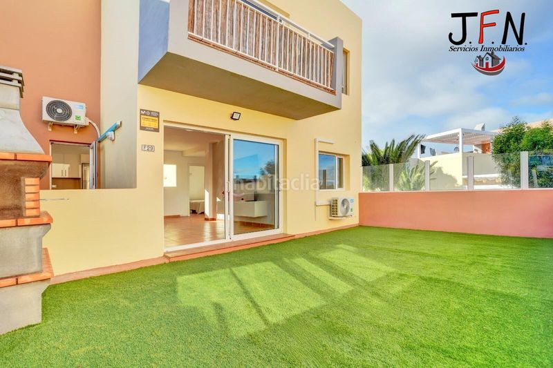 Foto 73bd9235-0868-4c88-8d99-e02ddccb31bb. Casa amb piscina a Corralejo Oliva (La)