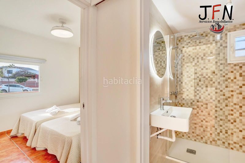 Foto c9269009-cb34-4be2-bd24-42ff4eeee789. Casa amb piscina a Corralejo Oliva (La)