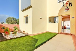 Maison  Guirre. Vivienda reformada con piscina en urb. las fuentes  corralejo