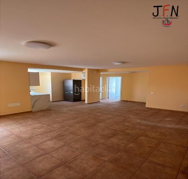 Foto f47887a6-0e8c-48f1-bc34-0741a7d9af38. Apartament amb aparcament piscina a Corralejo Oliva (La)