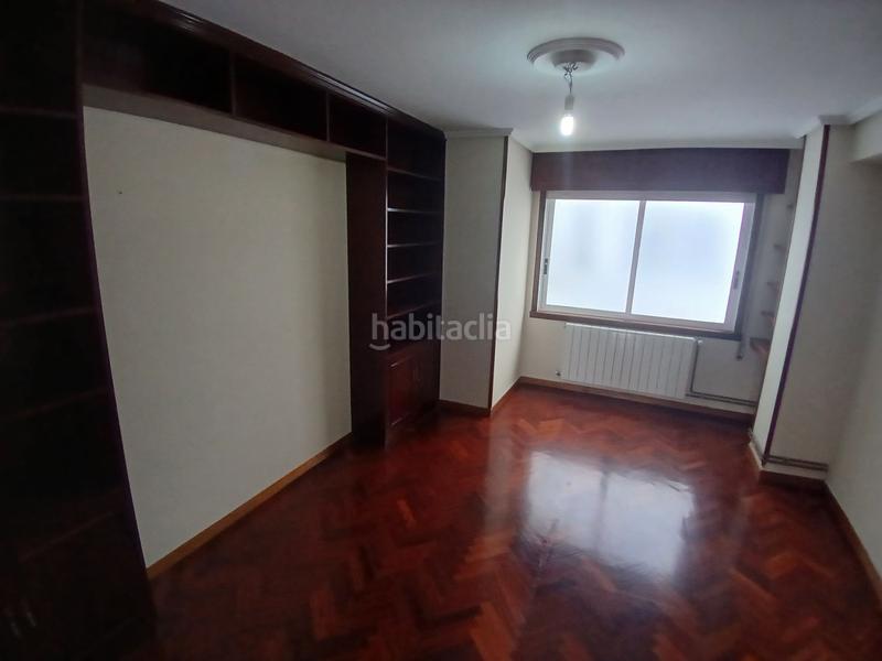 Foto f30e3ab2-6065-4e41-9890-e39dc8b91495. Pis amb calefacció aparcament a Canido Ferrol