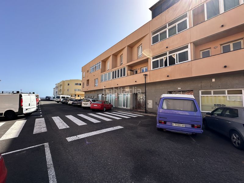 Foto 32f6d522-6608-4139-bee2-6f4de1488851. Casa adosada en calle la caleta 6 en Corralejo Oliva (La)