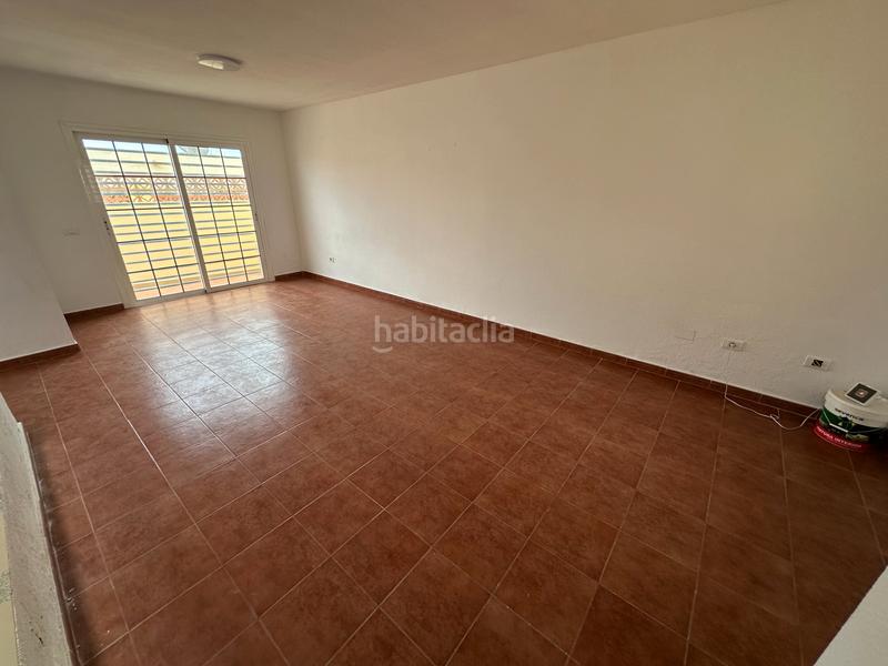 Foto 37a14dee-e6b9-4044-86da-87d32c520b92. Casa adossada a calle pablo picasso 2 a Caleta de Fuste Antigua