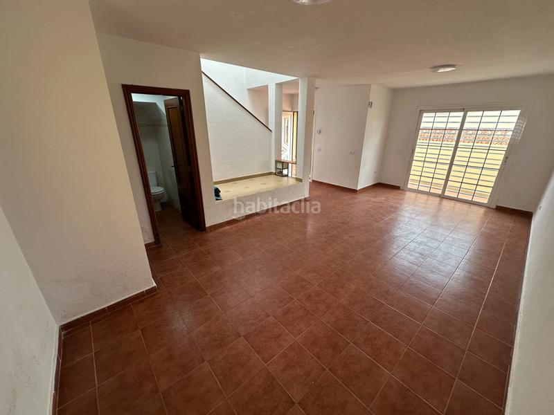 Foto 3a7e66e8-b2b6-4a2c-87c4-9d355d673c45. Casa adossada a calle pablo picasso 2 a Caleta de Fuste Antigua