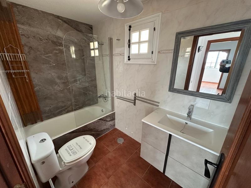 Foto aa6370a2-5e72-4b8b-adf5-ab3aa1107a6a. Casa adossada a calle pablo picasso 2 a Caleta de Fuste Antigua