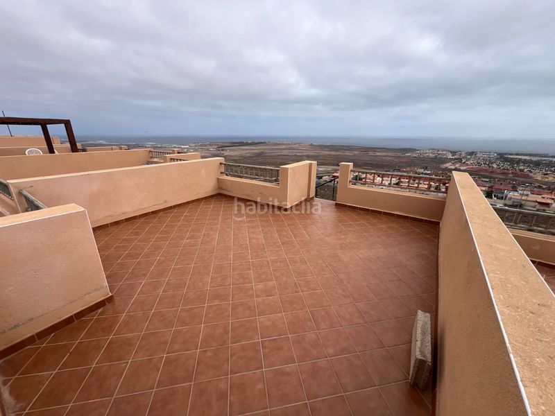 Foto 1534cb39-6568-4fa3-b49f-742a9192c154. Casa adossada amb piscina a Caleta de Fuste Antigua
