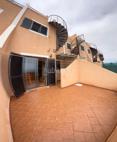 Foto ed70ba7a-89a4-4d0d-bc34-b8a66193add6. Casa adossada amb piscina a Caleta de Fuste Antigua