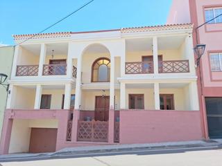 Casa a Los Realejos pueblo. Estupenda y enorme casa en san vicente, los realejos ideal para