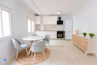 Casa aparellada a Zona Martiánez. Oportunidad, apartamento a estrenar, totalmente reformado en zon