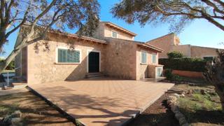 Xalet a Campos. Espectacular chalet aislado con zona ajardinada a su alrededor e