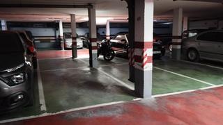 Aparcament cotxe a Carrer de sant josep de la muntanya 18. En venta plaza de aparcamiento en zona cas capiscol