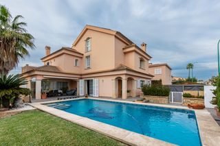 Xalet a Sa Cabaneta. Sensacional chalet unifamiliar con piscina en ses vinyes de son