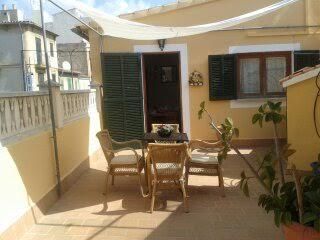 Location Appartement à Santa Catalina. En alquiler primer piso con encanto mallorquin y terraza privada