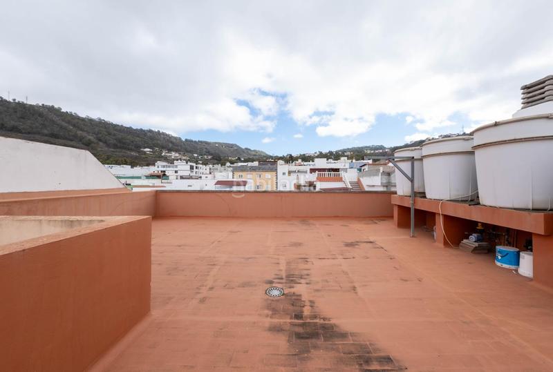 Foto 45c7a78b-cfb3-4f94-bc82-302db75f4ebc. Maison avec parking dans Los Portales - Visvique Arucas