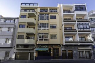 Flat  Manuel gonzález martín. Ático con potencial en alcaravaneras, a pocos minutos de la play