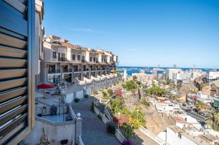 Casa  Doctor eustasio quevedo 43. Chalet adosado en altavista con vistas al mar en urbanización pr