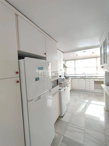 Foto 7fa2407f-5142-44c0-a982-452729798952. Rent flat with heating parking in Playa Levante Benidorm