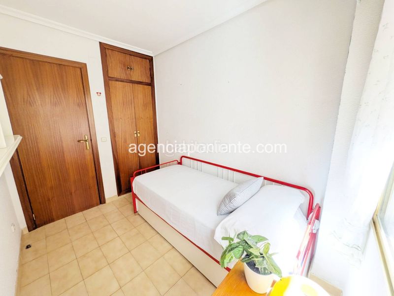 Foto 05f75963-f79f-4f2f-b66b-f4f6db6174b5. Apartament a Casco Antiguo - Puerto Benidorm