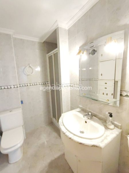 Foto d2b1c99b-79e9-4f91-a12c-fa435f59037a. Location appartement avec chauffage parking dans Playa Poniente Benidorm