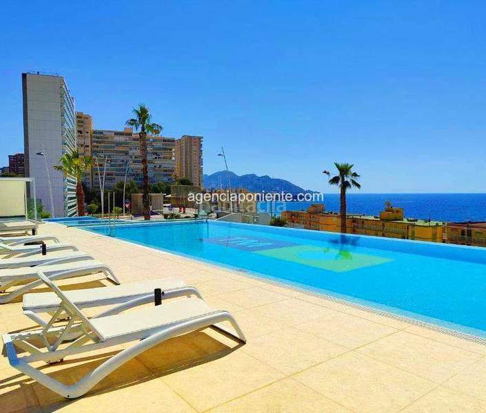 Foto 36345a64-1aab-4af9-b2a1-c3229f7b8c66. Alquiler piso  con gran terraza con espectaculares vistas al mar en Benidorm