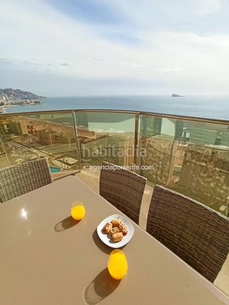 Foto ac12e3ec-9292-40f1-9821-fb007d961f7f. Alquiler piso  con gran terraza con espectaculares vistas al mar en Benidorm